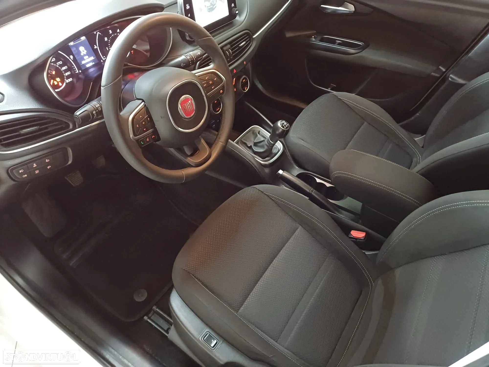 Fiat Tipo 1.3 M-Jet Lounge Tech J17 - 11