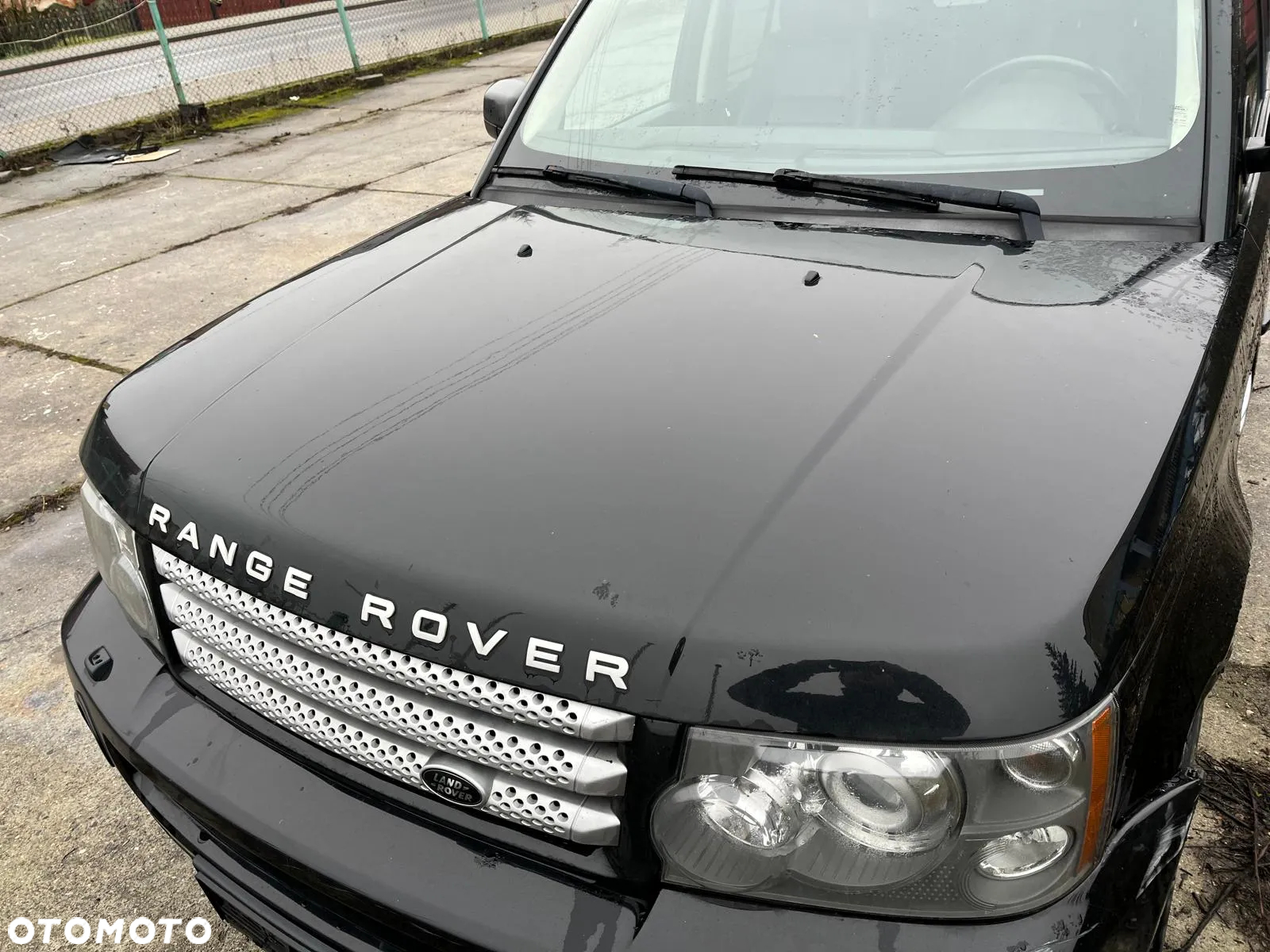 Maska czarna Range Rover Sport L320 - 2