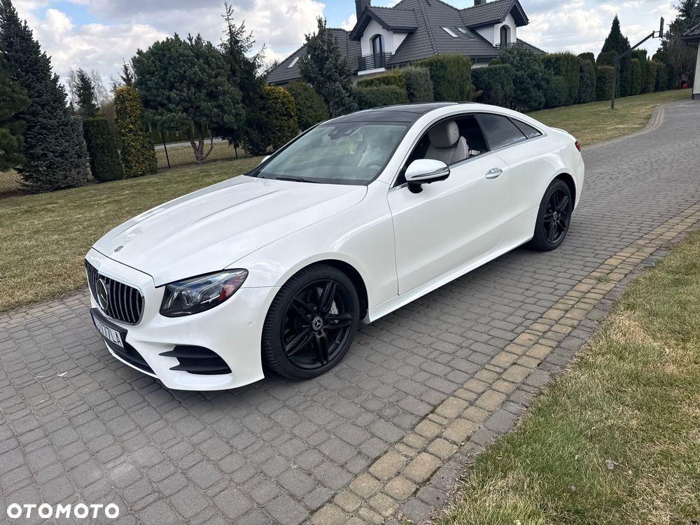Mercedes-Benz Klasa E 400 4-Matic 9G-TRONIC - 35