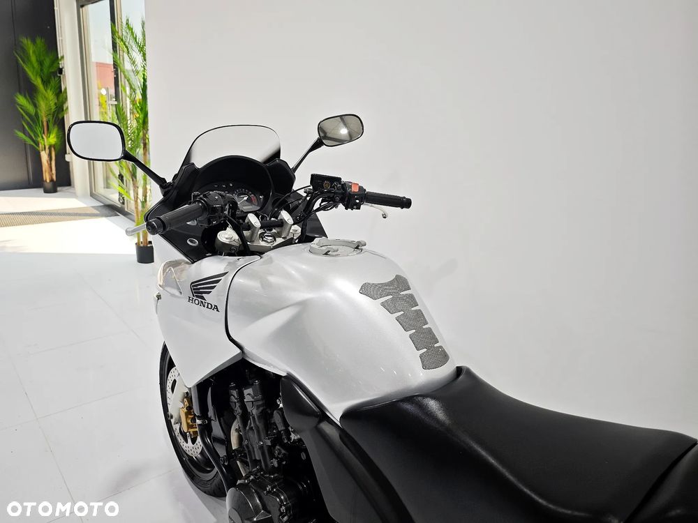 Honda CBF - 22