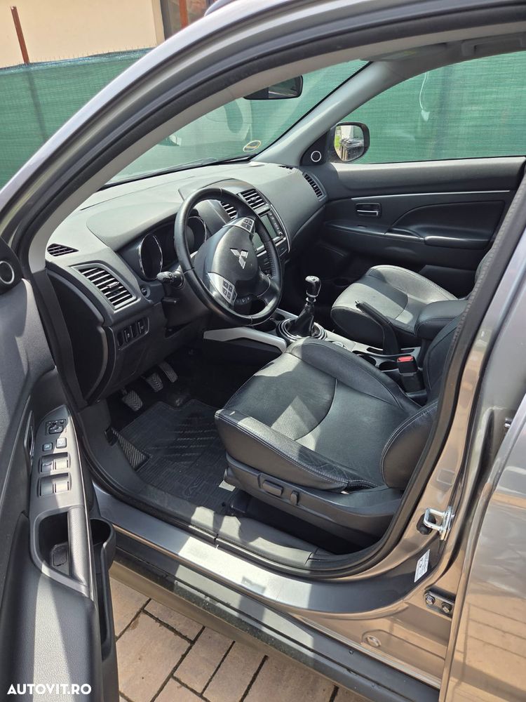 Mitsubishi ASX 1.8 DID 4WD Instyle U06 - 14