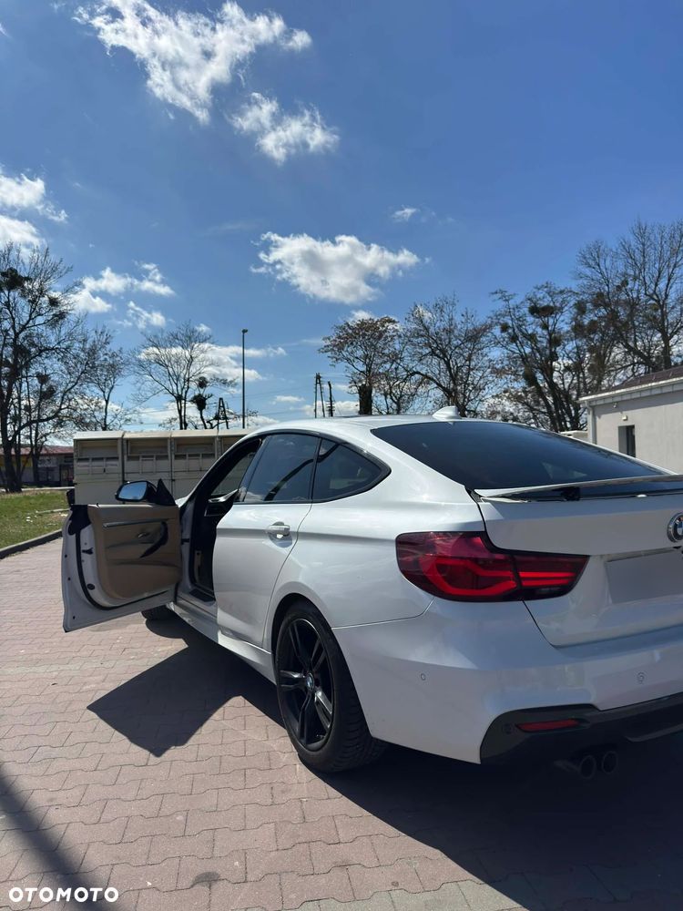 BMW Seria 3 330i xDrive M Sport - 16