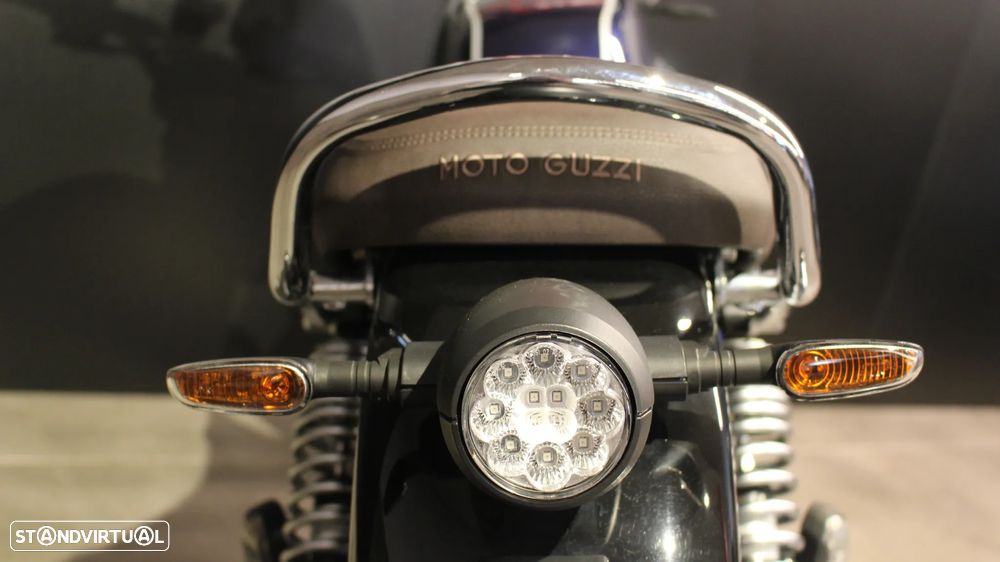 Moto Guzzi V7 SPECIAL - 9
