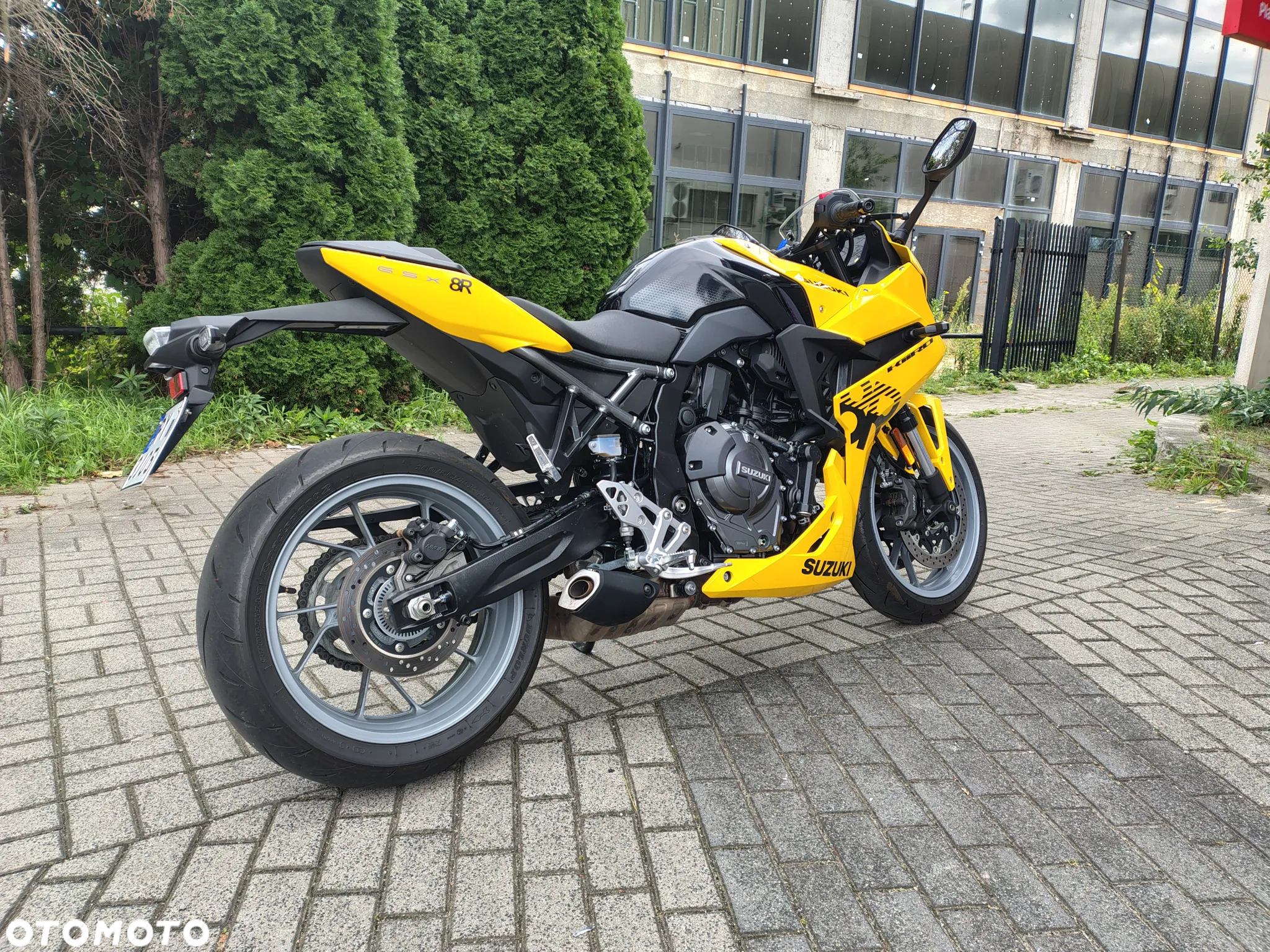 Suzuki GSX - 2