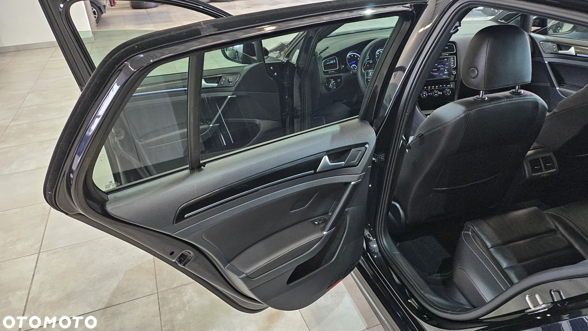 Volkswagen Golf R 4Motion BlueMotion Technology - 26
