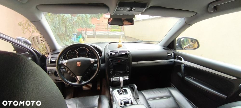 Porsche Cayenne - 14