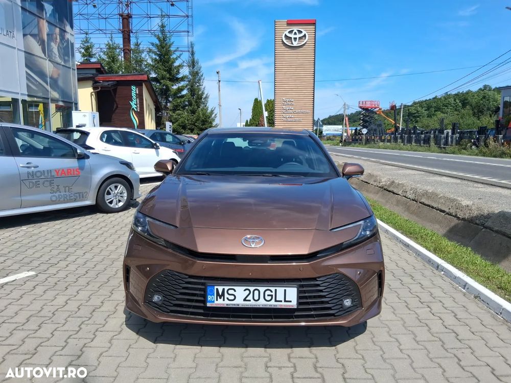 Toyota Camry - 2