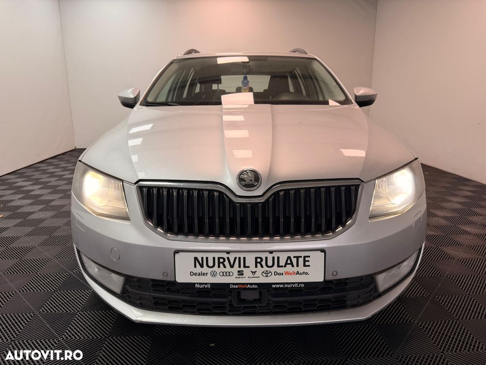 Skoda Octavia 2.0 TDI DSG Ambition - 1