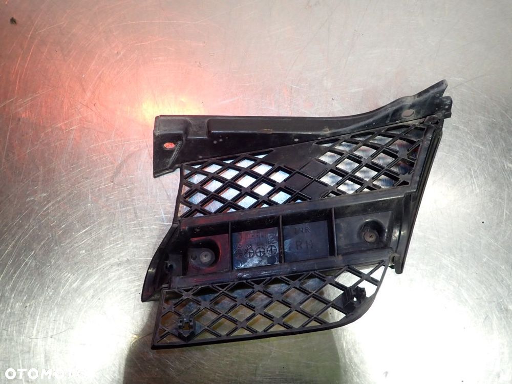 KRATKA ZDERZAKA PRAWA GRILL MITSUBISHI OUTLANDER I - 4