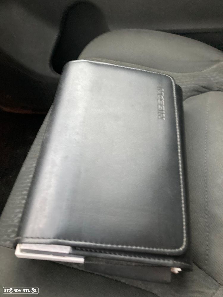 Nissan Navara 2.5 dCi CD LE Hi-Tech 4WD - 44