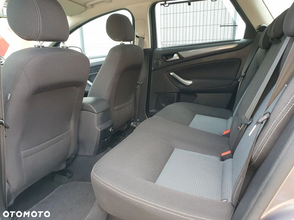Ford Mondeo 1.6 TDCi Business Edition - 26