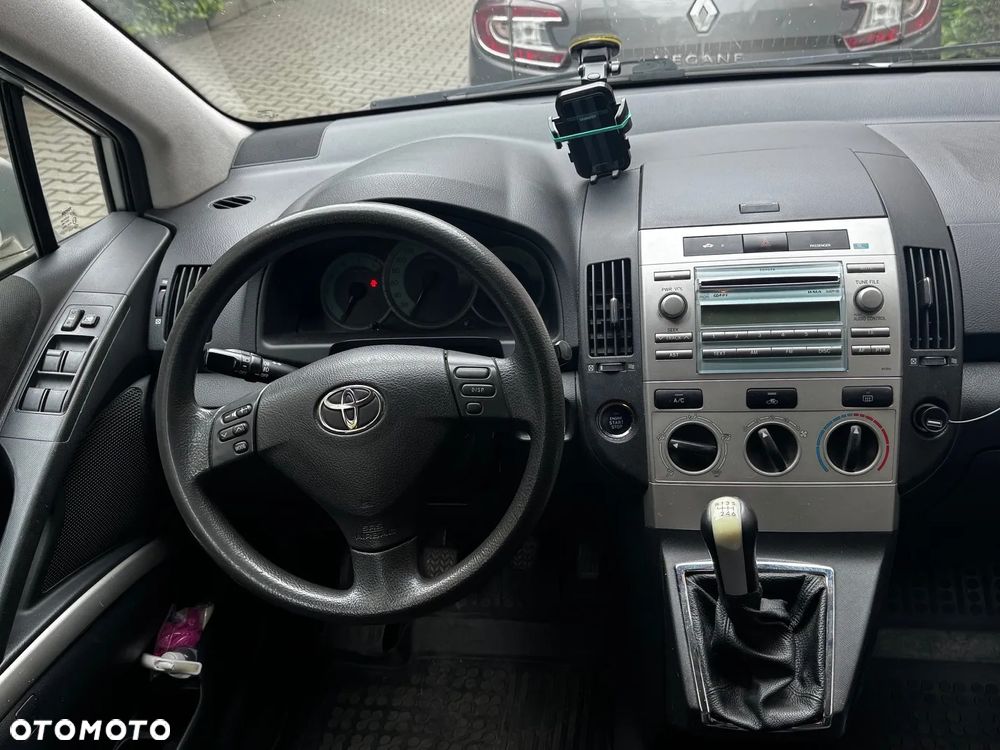 Toyota Corolla Verso 2.2 D-4D Premium - 6