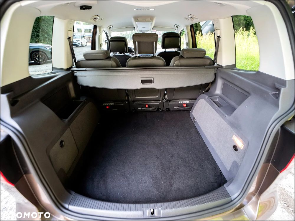 Volkswagen Touran - 37