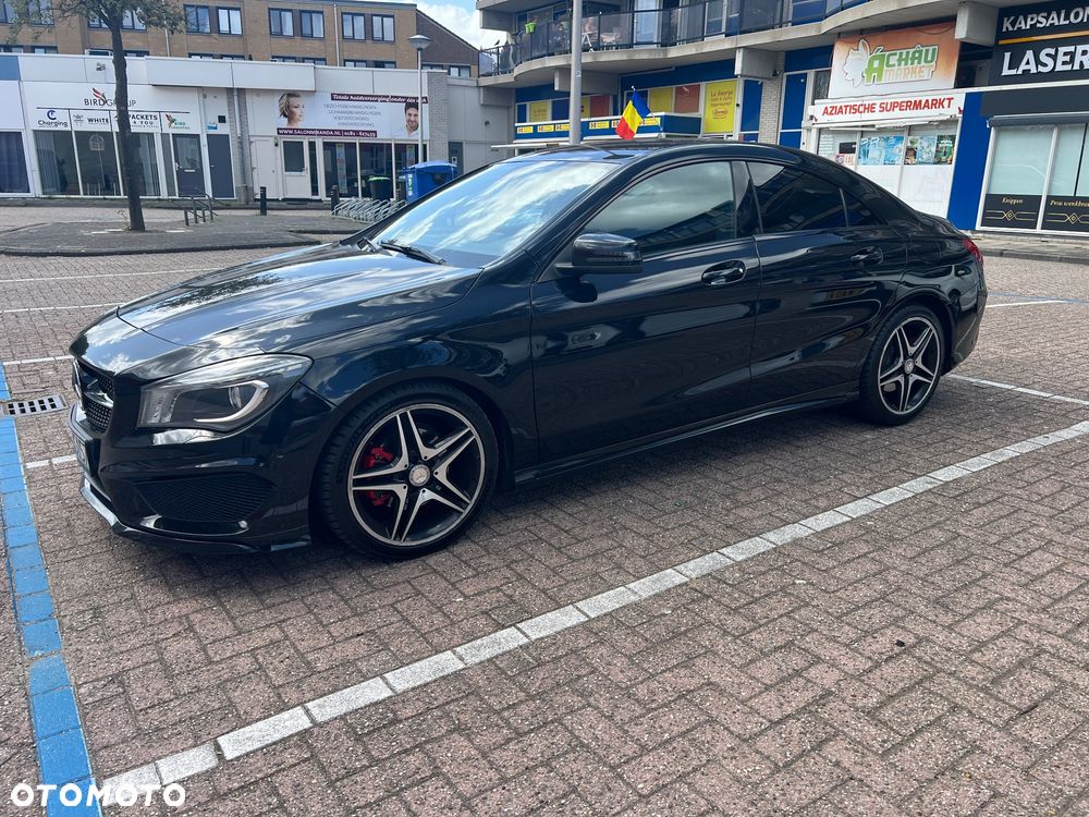 Mercedes-Benz CLA 200 7G-DCT - 4