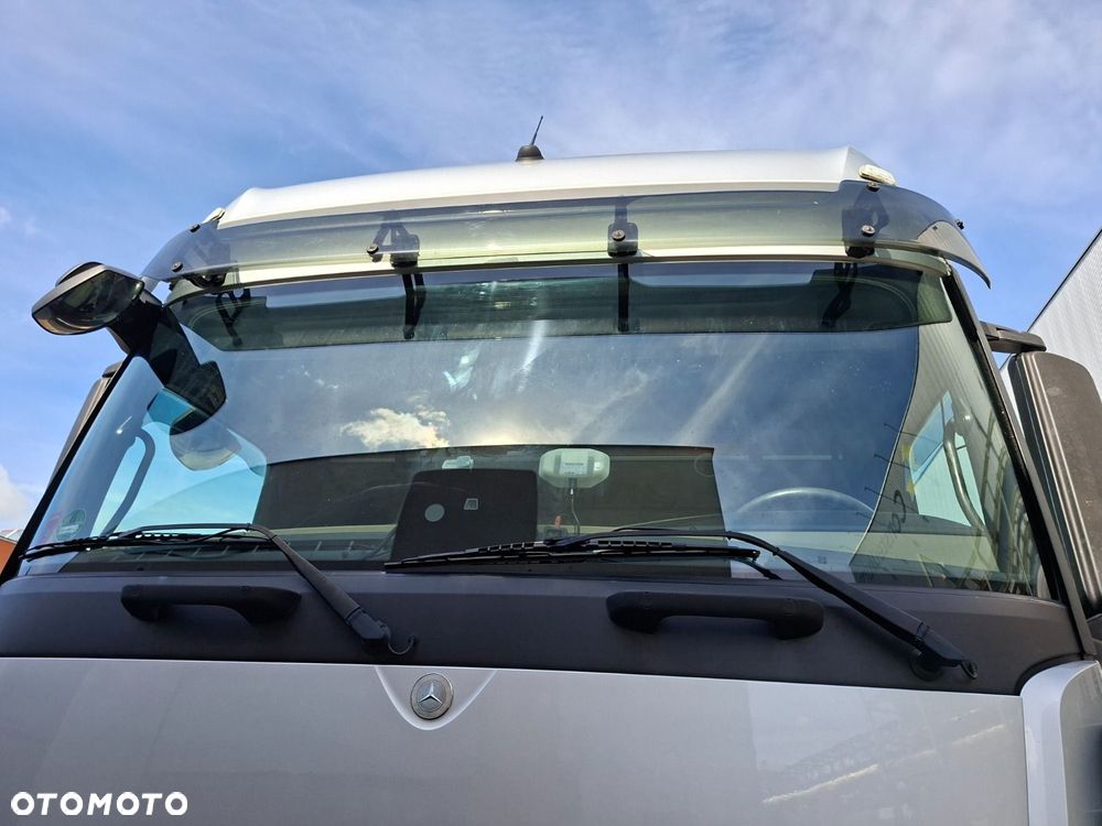 Versalift Actros 1845 - 33