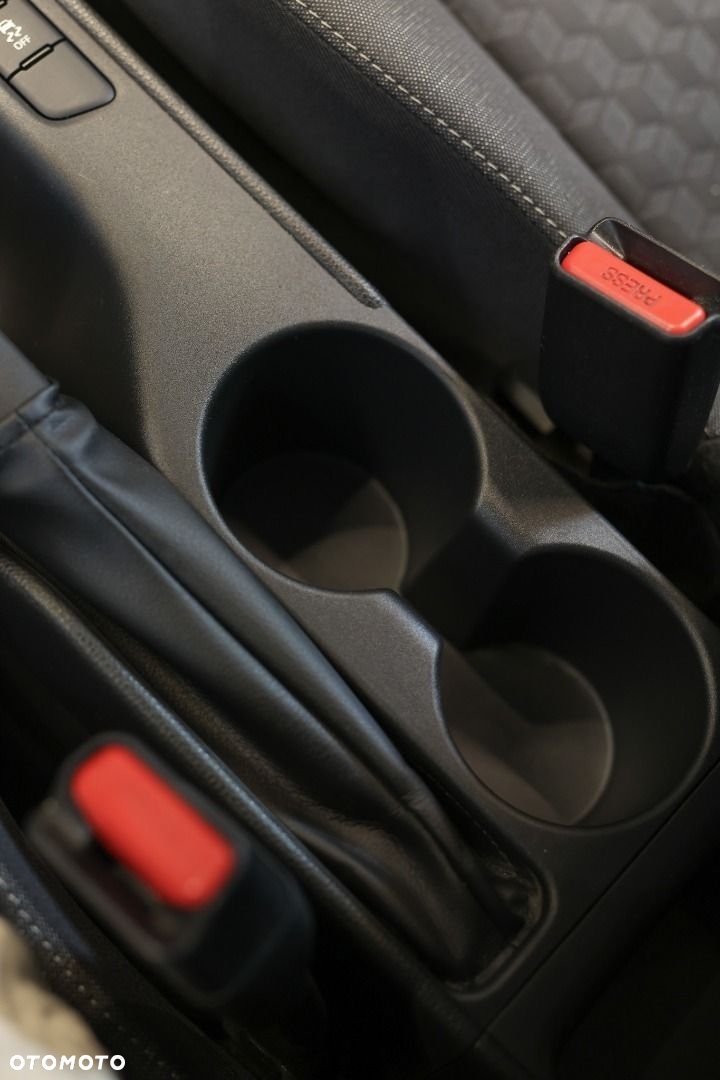 Toyota Yaris - 24