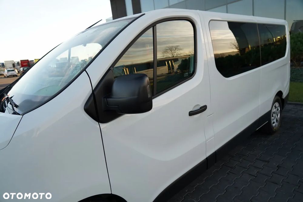 Renault TRAFIC III / BUS / 9 MIEJSC / PIERWSZY WŁAŚCICIEL / POLSKI SALON / 2022 ROK / - 11