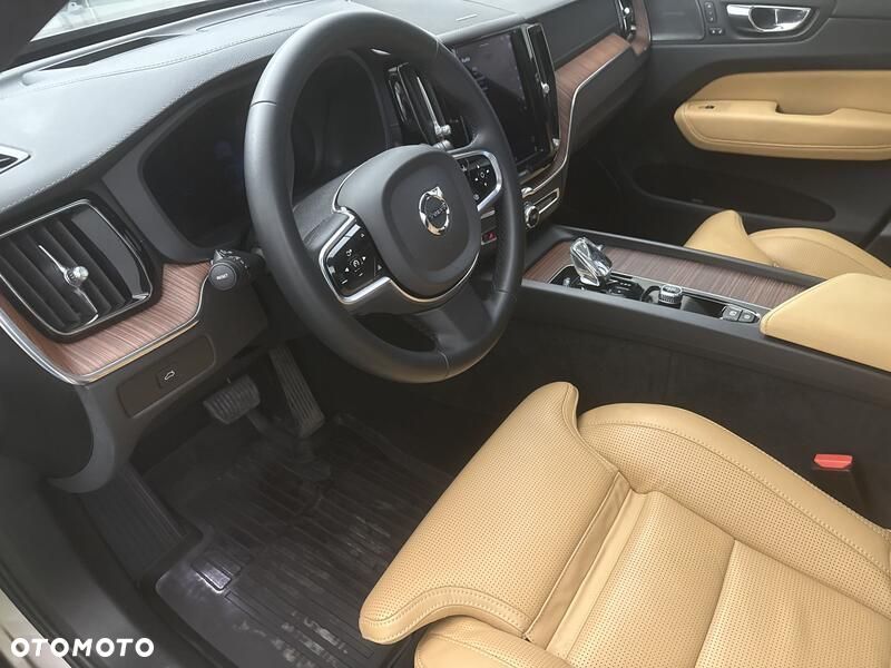 Volvo XC 60 B5 D AWD Ultimate Bright - 10
