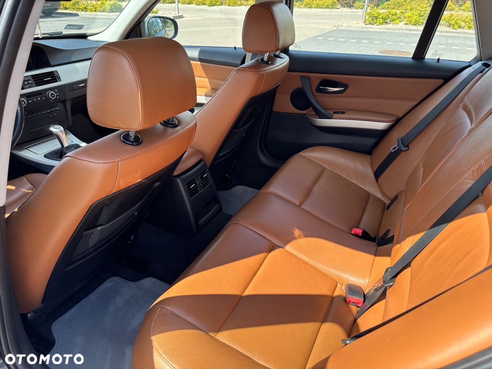 BMW Seria 3 320d Efficient Dynamics - 13