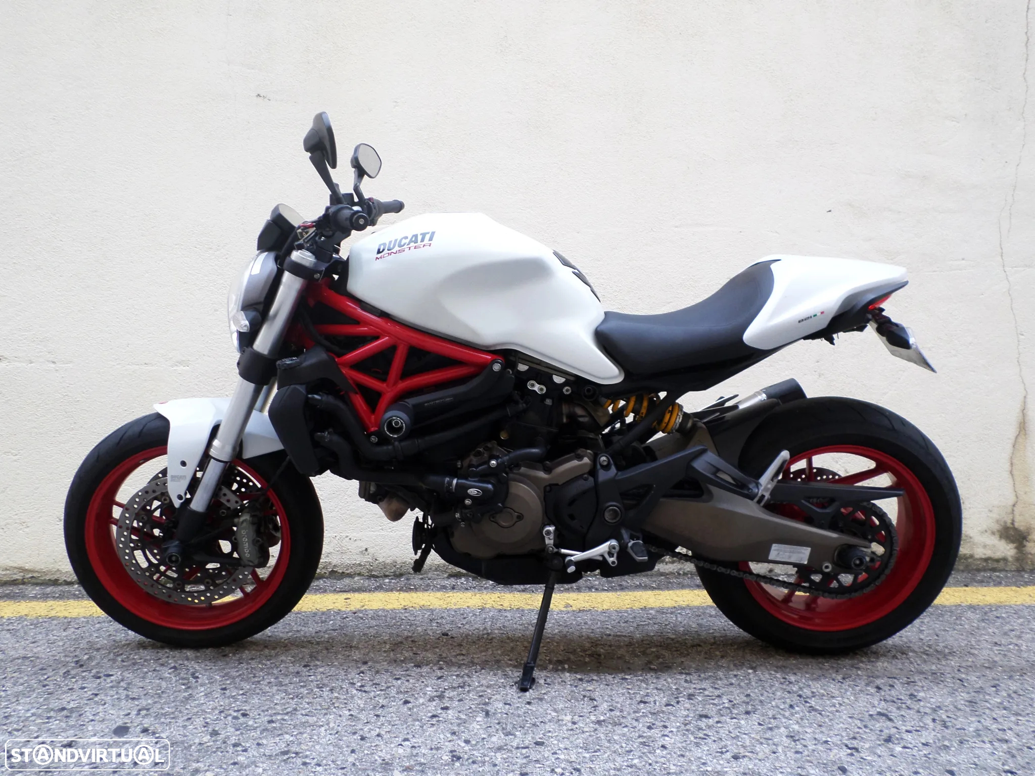 Ducati Monster 821 - 9
