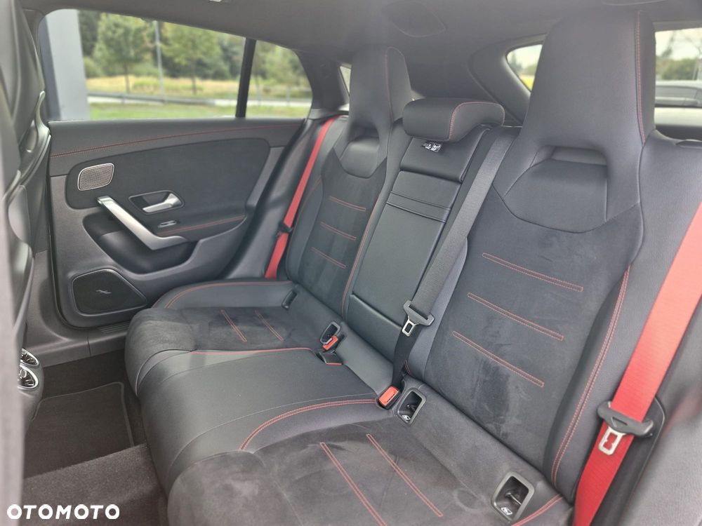 Mercedes-Benz CLA AMG 45 S 4-Matic+ 8G-DCT - 15