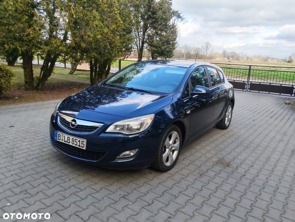 Opel Astra 1.4 Cosmo - 21