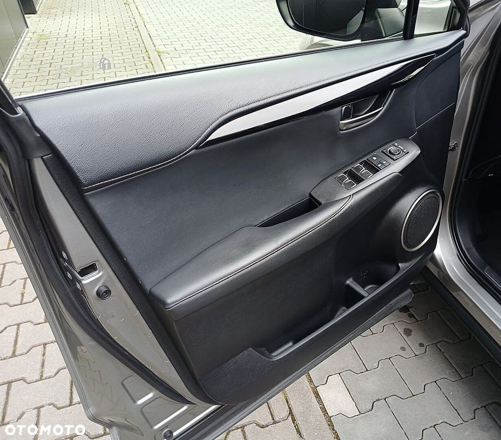 Lexus NX 300h Business Edition AWD - 14