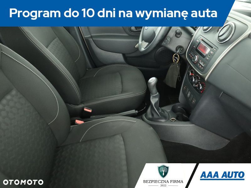 Dacia Sandero - 8