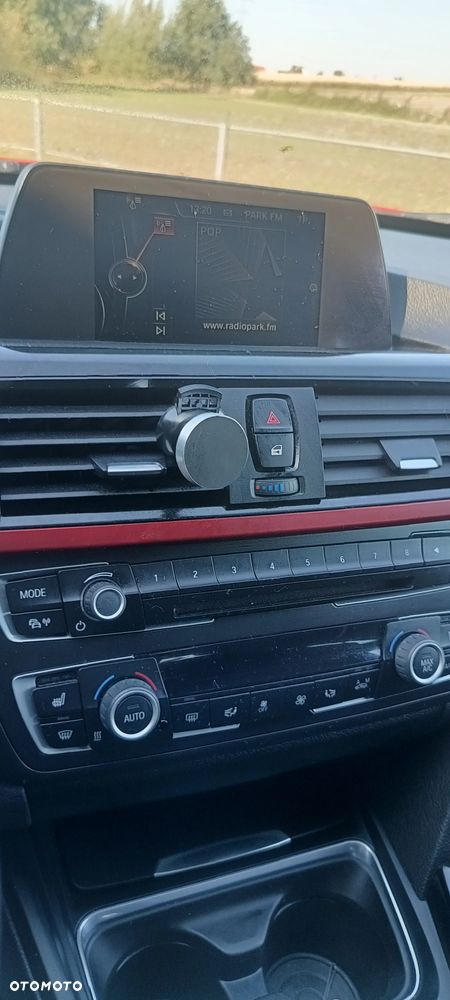 BMW Seria 3 318d Sport Line - 9