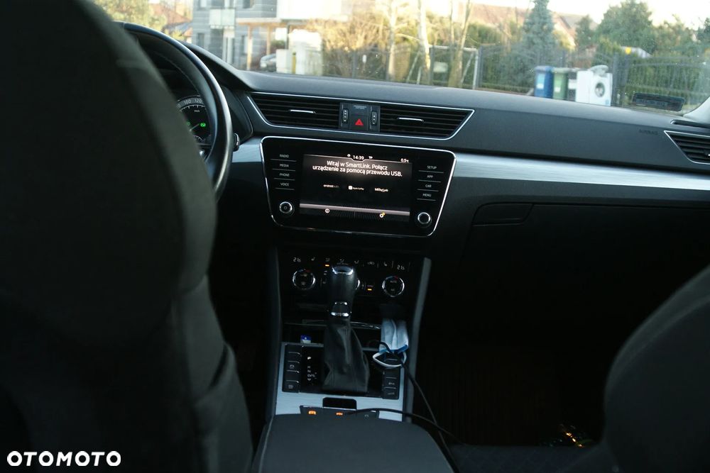 Skoda Superb 2.0 TDI Ambition DSG - 20