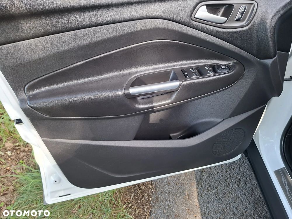Ford Kuga 2.0 TDCi 4x4 Titanium - 17