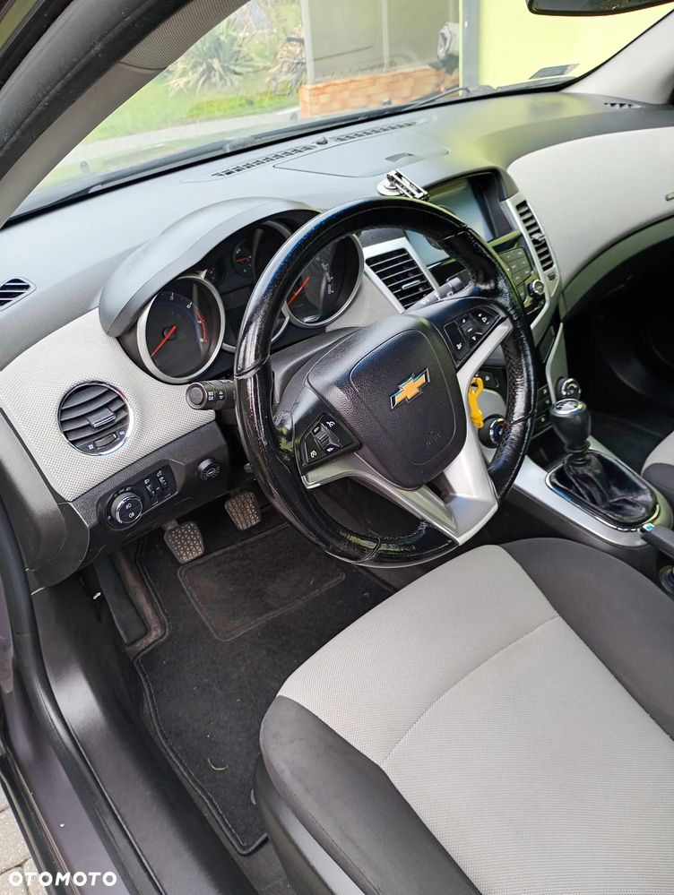 Chevrolet Cruze - 8