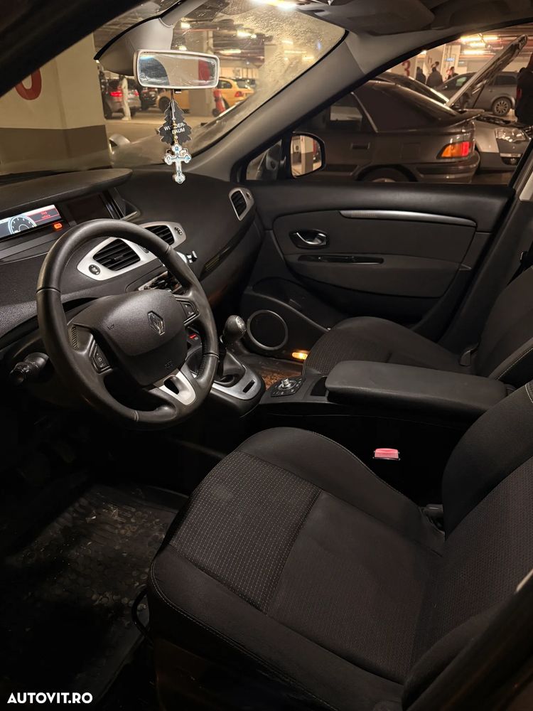 Renault Grand Scenic dCi 160 FAP Dynamique - 8