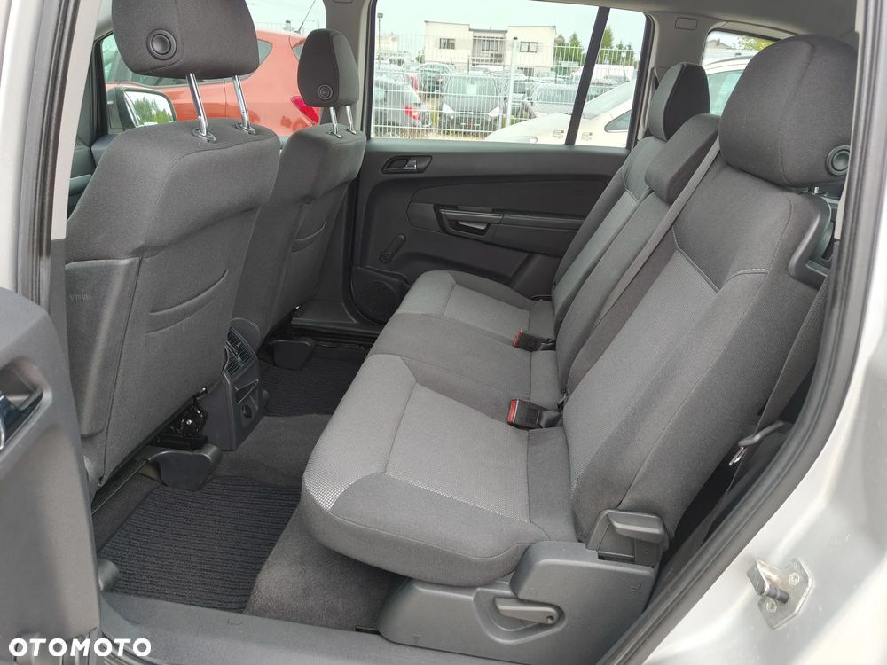 Opel Zafira - 17