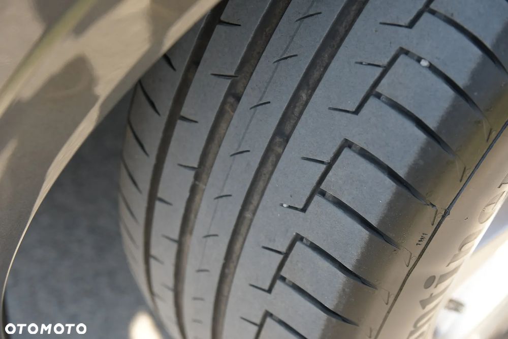 Ford Kuga 2.0 EcoBlue Hybrid ST-LINE - 11