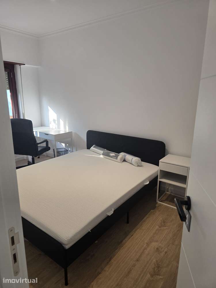 Quarto para arrandar a estudantes, professores. - Grande imagem: 4/12