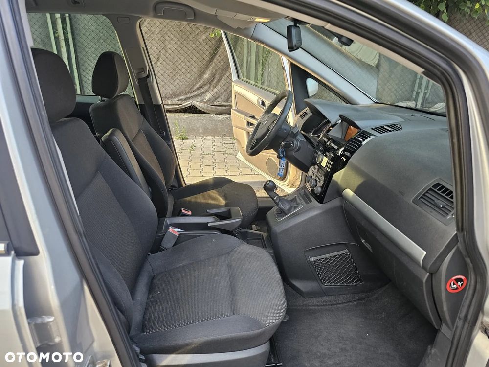 Opel Zafira 1.8 Cosmo - 23