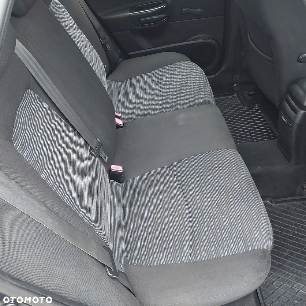 Kia Ceed - 12