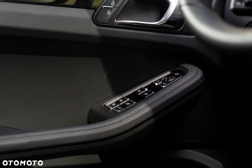 Porsche Macan S - 33