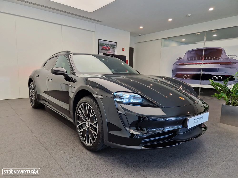 Porsche Taycan Cross Turismo 4S - 13