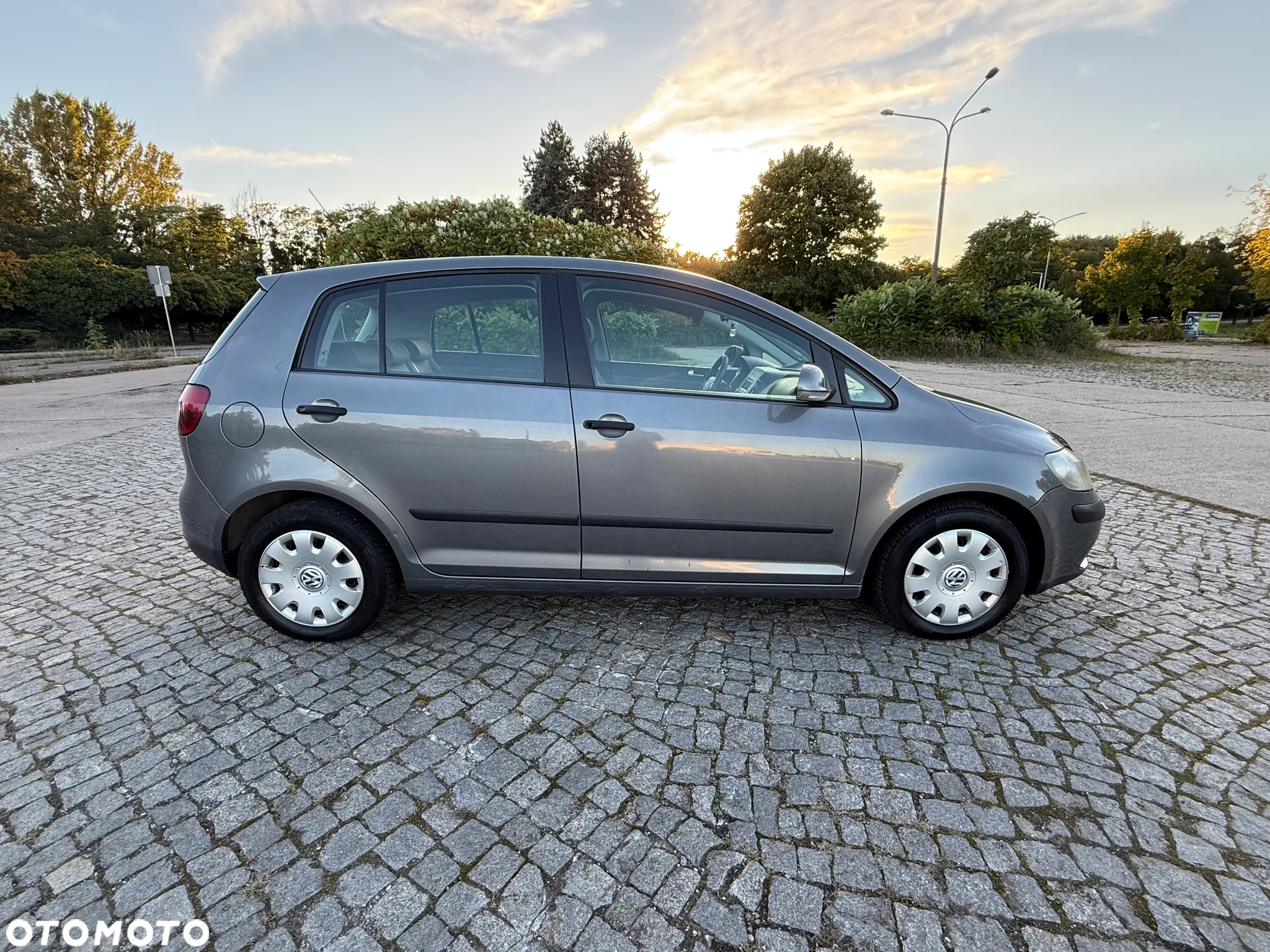 Volkswagen Golf Plus 1.6 Trendline - 12