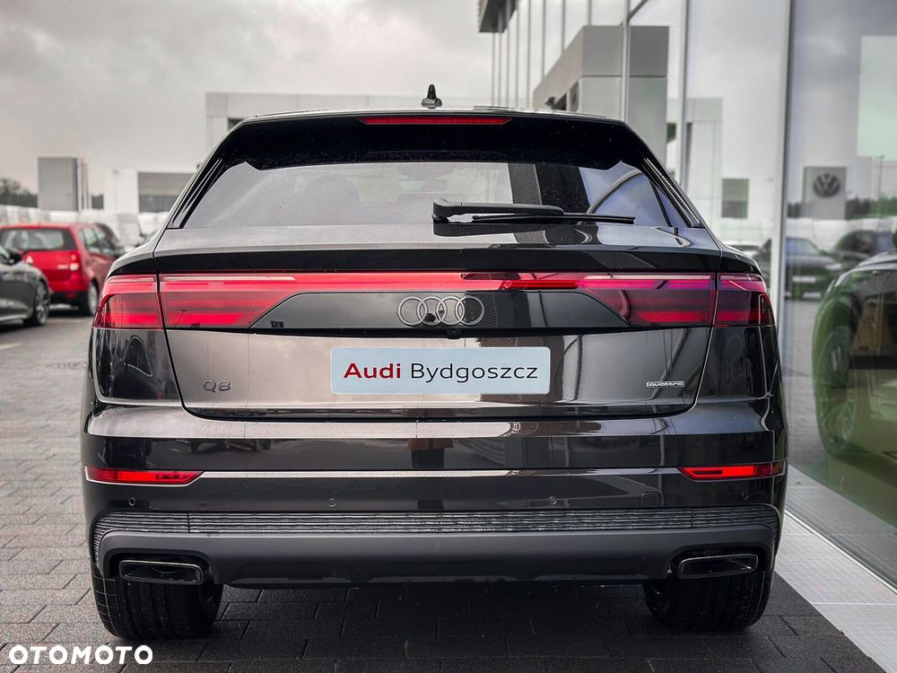 Audi Q8 - 10