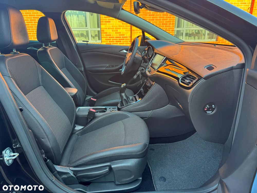 Opel Astra 1.6 CDTI Cosmo - 9