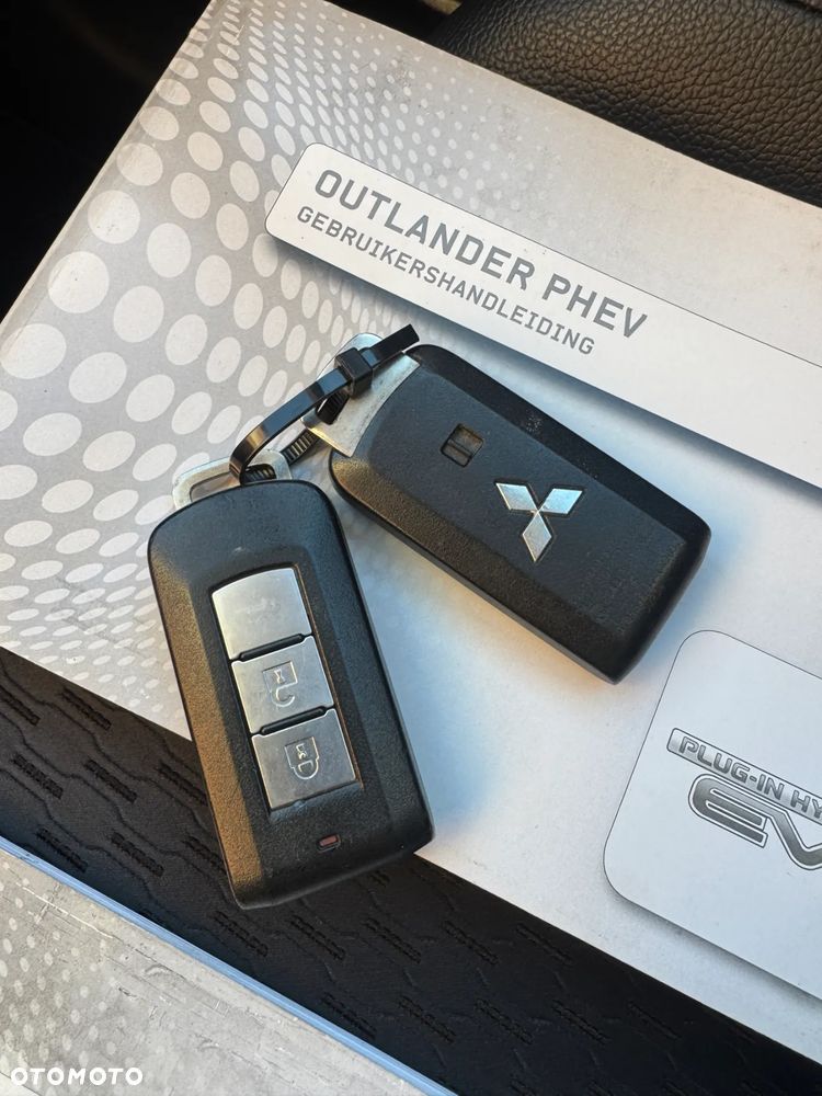 Mitsubishi Outlander 2.0 4WD Plus - 29