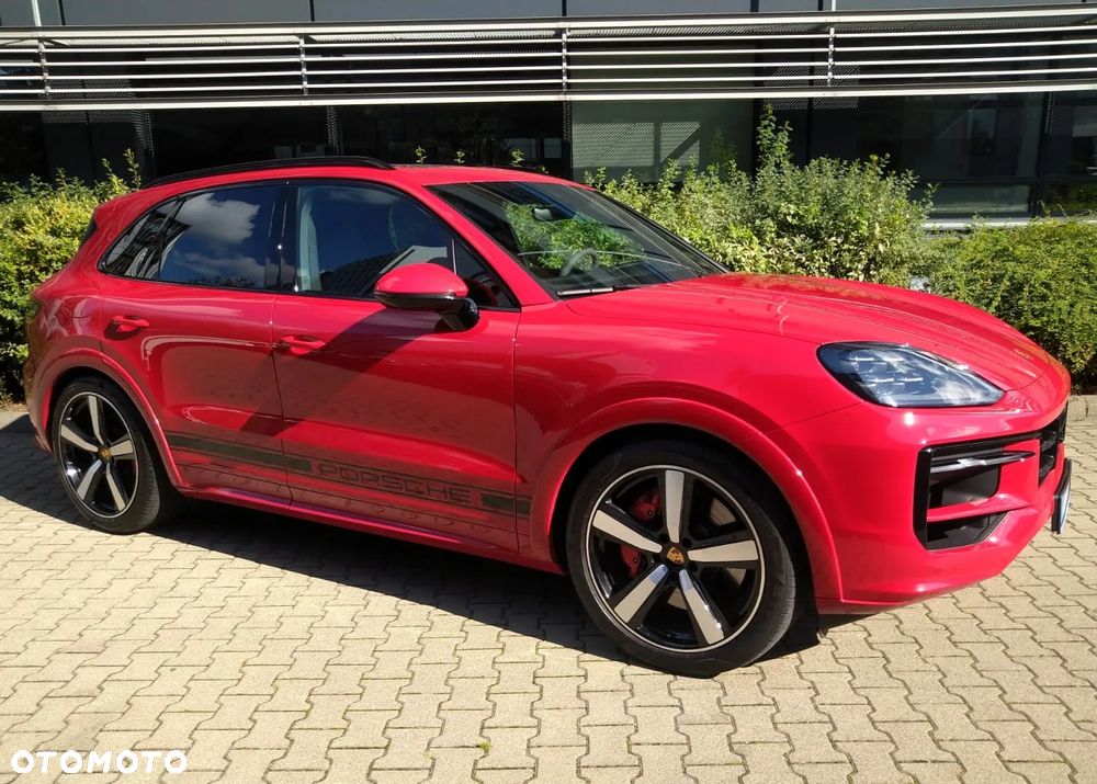 Porsche Cayenne Coupe GTS - 9