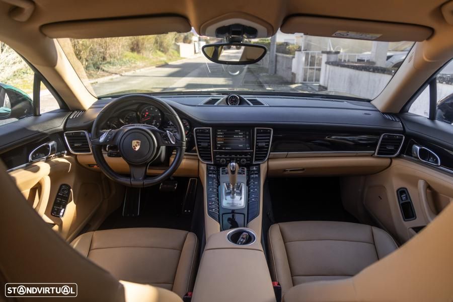 Porsche Panamera 4 Edition PDK - 31
