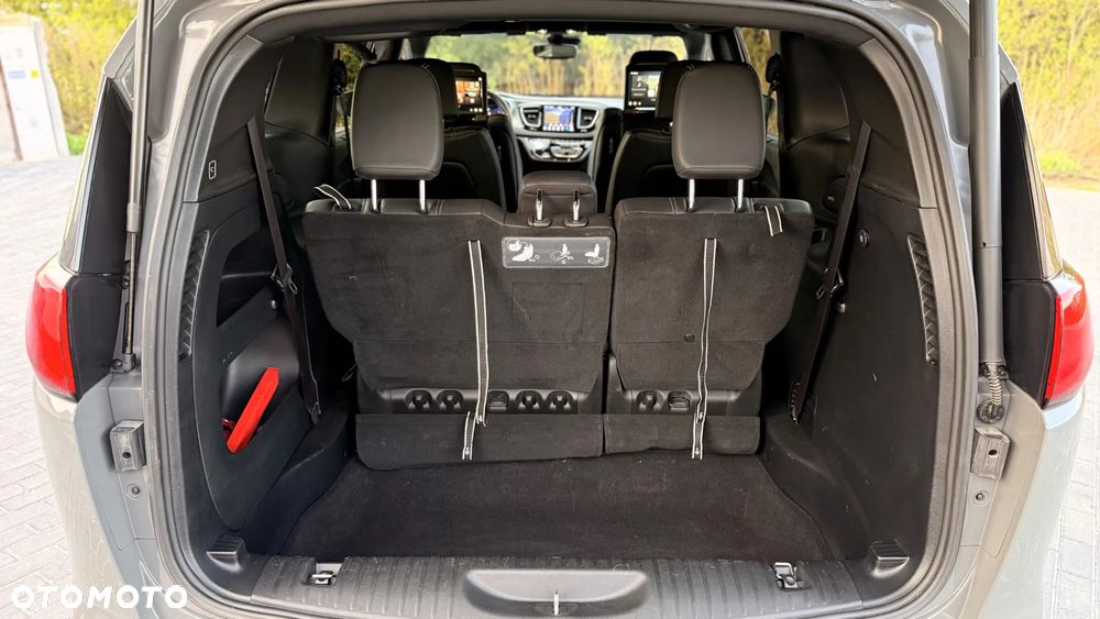 Chrysler Pacifica - 27