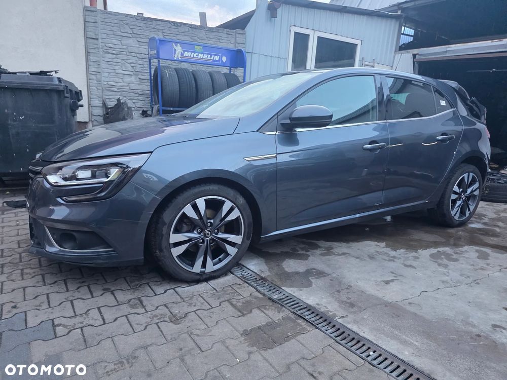 Renault Megane ver-1-4-16v-tce-bose-edition - 1