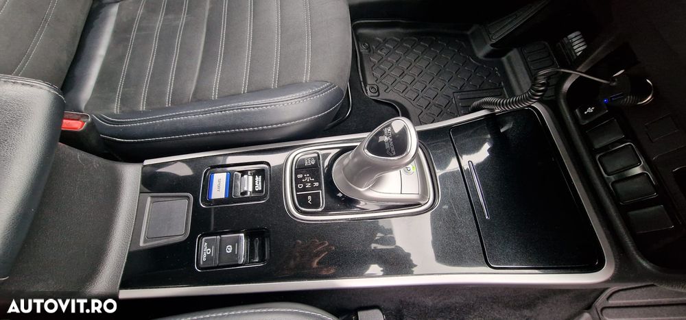 Mitsubishi Outlander 2.4 4WD Diamant+ - 27