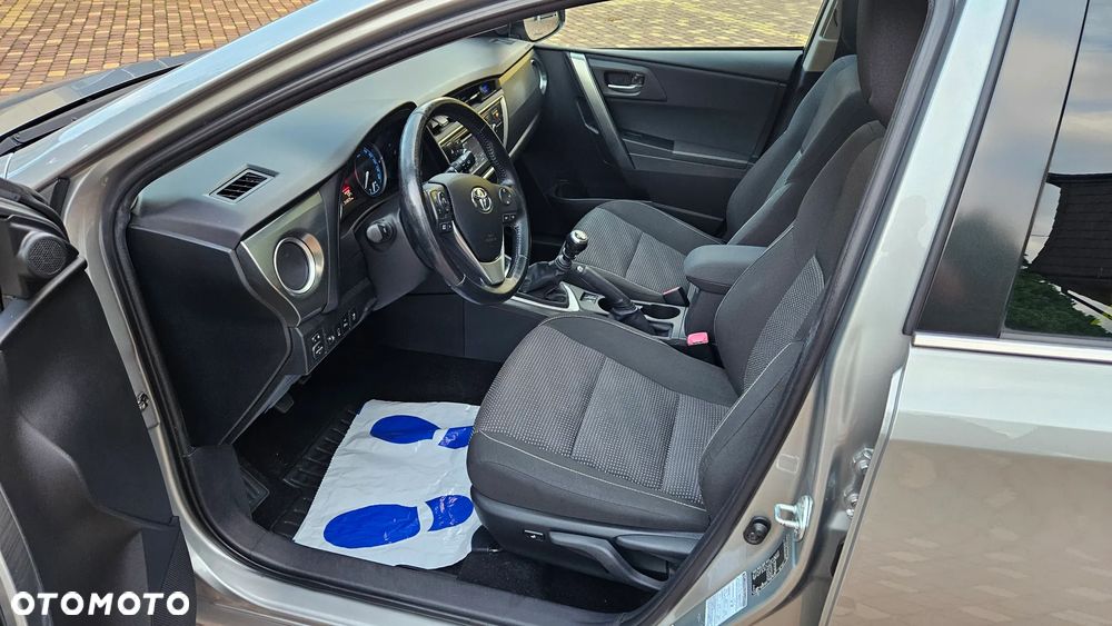 Toyota Auris 2.0 D-4D Executive - 10